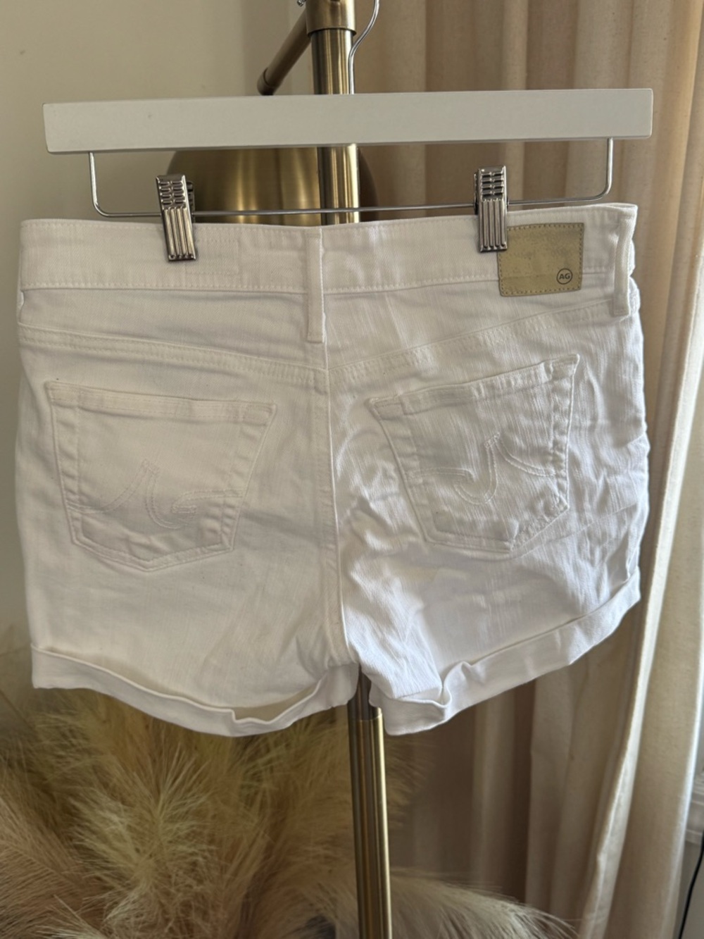 AG Adriano Goldschmied The Hailey Ex-Boyfriend Roll-Up White Shorts | 25 - Picture 4 of 7